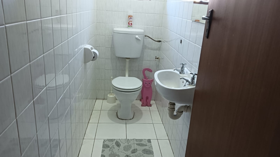 4 Bedroom Property for Sale in Dorchester Heights Eastern Cape